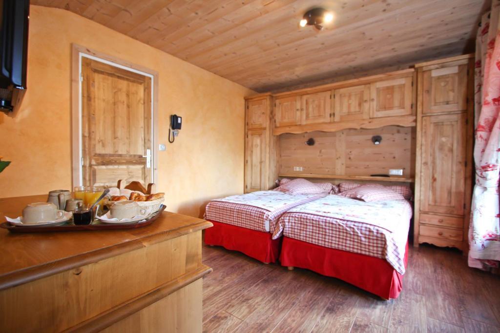 Alpen Roc Hotel Morzine Szoba fotó